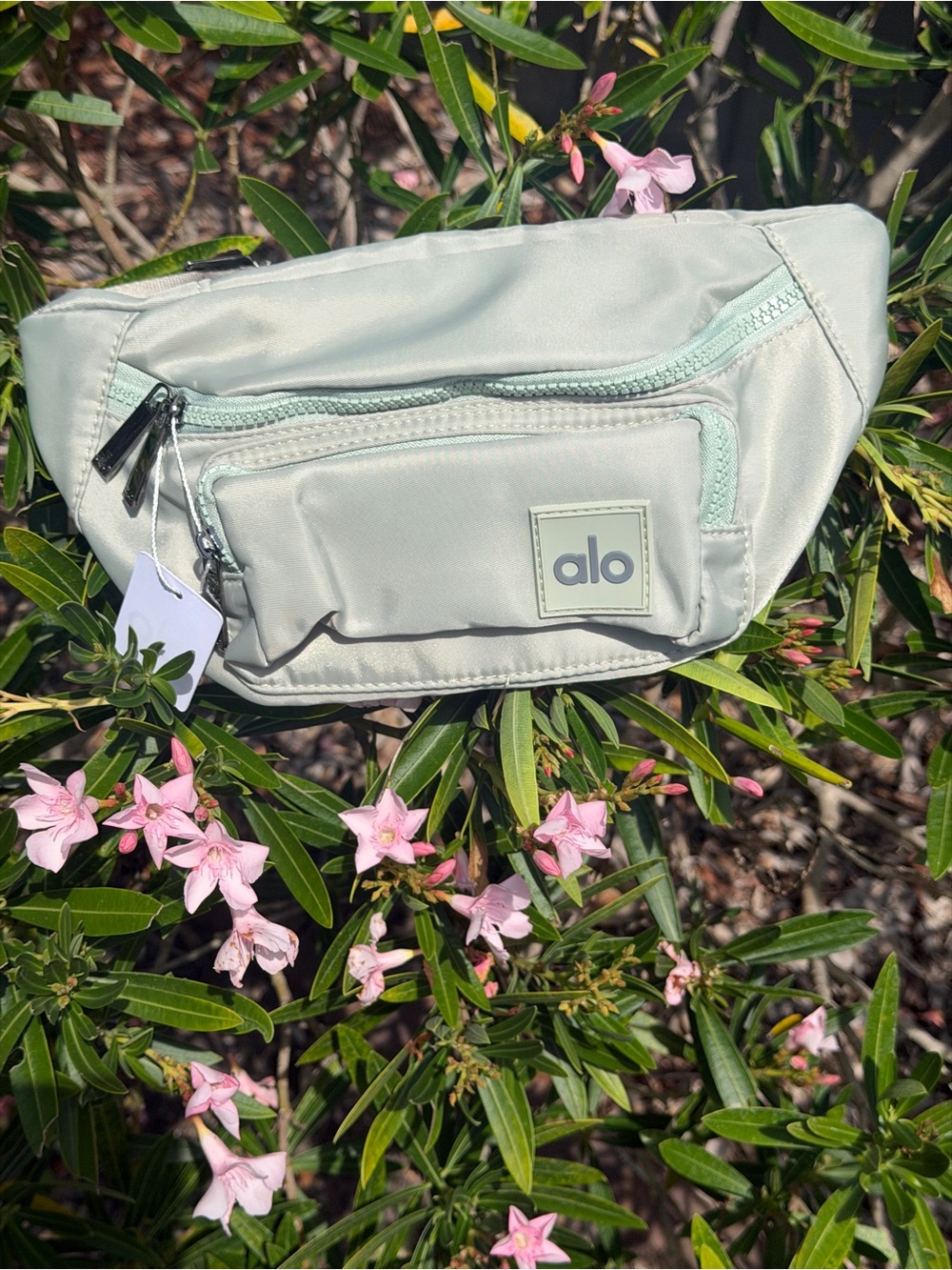 ALO Yoga Light Green Belt Bag / Fanny Pack